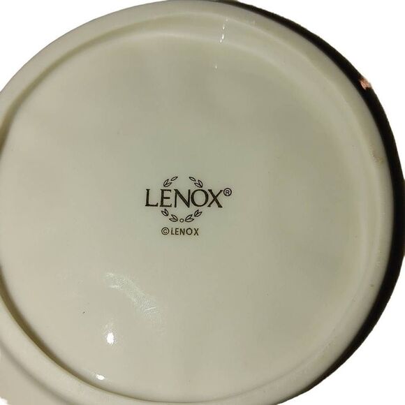 Lenox Triangle Ivory Porcelain Candy Nut Dish Gold Rim Decorative Bowl - Picture 5 of 5